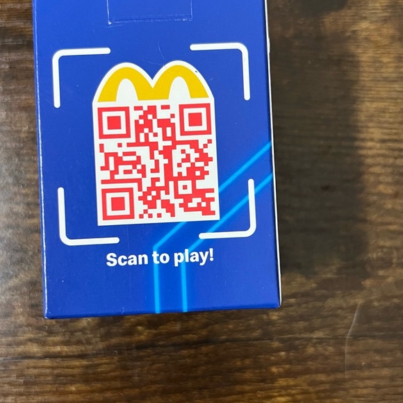 2024 McDonalds Illumination's
Despicable Me 4 #9 Avl Dave Happy Meal Toy New - Picture 5 of 6